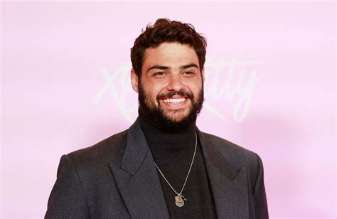 Noah Centineo Secoue Le Noah Centineo (@noahcentineoig) • Instagram