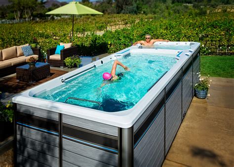 EndlessPools Fitness E2000 - WB Outdoor Concept