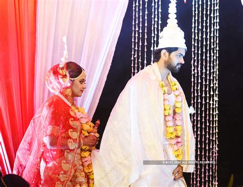 Inside pics from Mimi Dutta and Om Sahani's wedding ceremony ...
