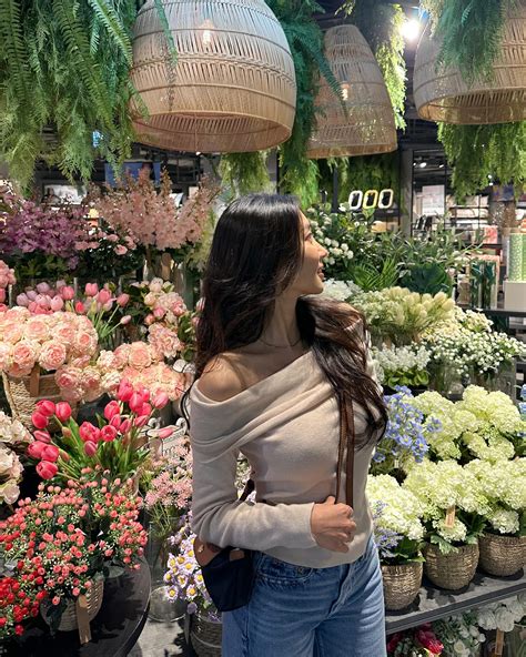 Jenny 제니 | First time creating my perfume! Can’t wait to try it! 🍑🌿 처음으로 제 향수를 만들었어요! 얼른 써보고 싶어요 ...