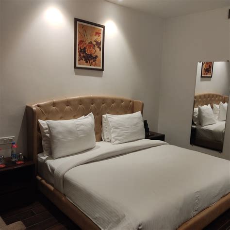 TREEBO PREMIUM THE MUSTARD INN, LAWRENCE ROAD (Amritsar) - Hotel ...