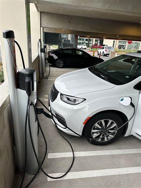 Palomar Medical Center Escondido - Parking Structure | Escondido, CA | EV Station