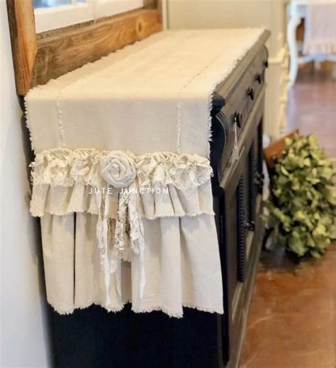 White Rose Table Runner - Jute Junction