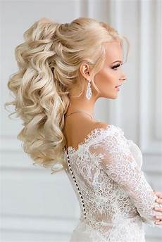 Wedding Hairstyles Curls by 25 Most Looking Curly Wedding Hairstyles Wedding Hairstyles Curls