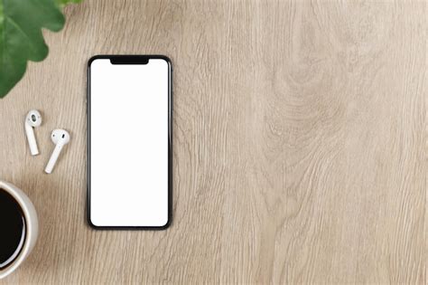 Mobile Phone On Table 的图像结果