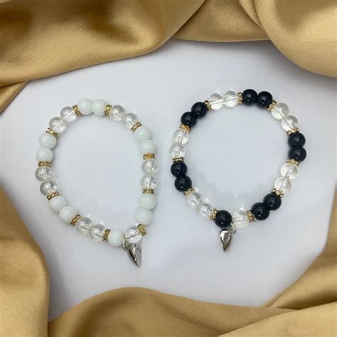 Oralia Stretchable Cute White Daisy Charm Glass Beads Bracelet Perfect ...