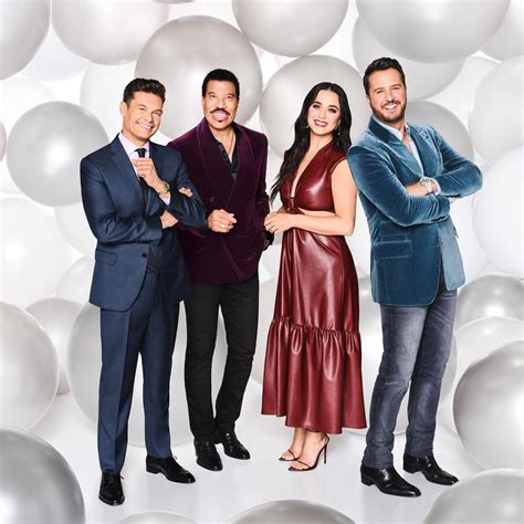 Jessica Simpson Returns to TV, Performs on American Idol Finale | Us Weekly