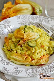 ricetta per risotto ai fiori di zucca risotto fiori di zucca e zafferano ricette della nonna ricetta per risotto ai fiori di zucca risotto fiori di zucca e zafferano ricette della nonna