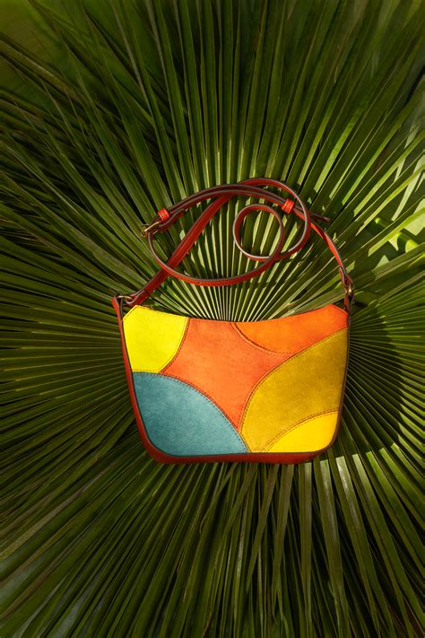 6 Types of Crossbody Bags for Women - Accessorize India