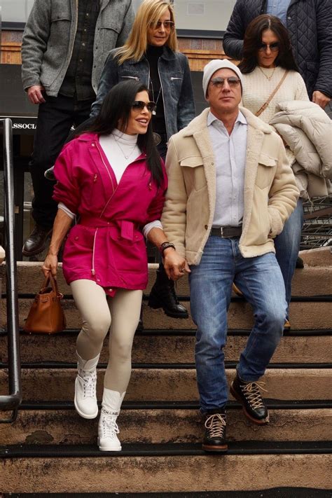 LAUREN SANCHEZ and Jeff Bezos Leaves Kemo Sabe Store in Aspen 12/28 ...