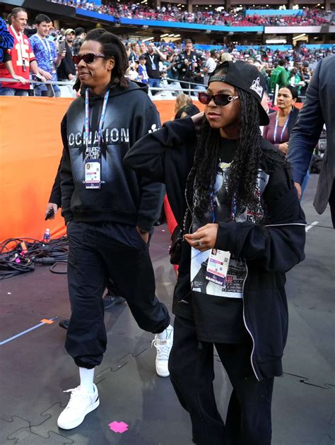 Jay-Z, Blue Ivy turn Super Bowl into cute daddy-daughter outing: See ...