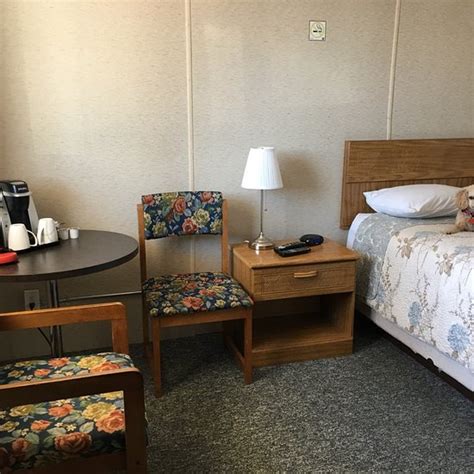 NORTHSIDE MOTEL (Vermilion Bay) - Hotel Reviews & Photos - Tripadvisor