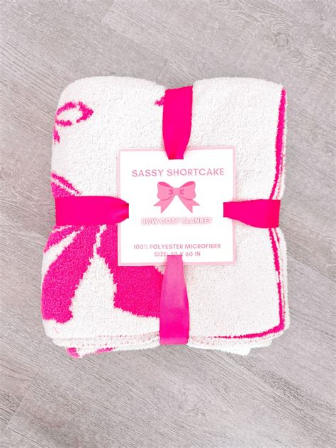 Hot Pink Bow Blanket | Sassy Shortcake | Bow blankets, Pink bow, Preppy ...