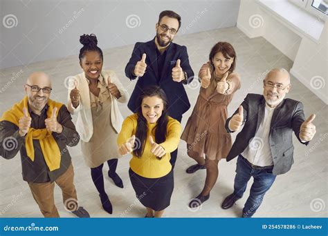 Business People Looking at You Happy 的图像结果