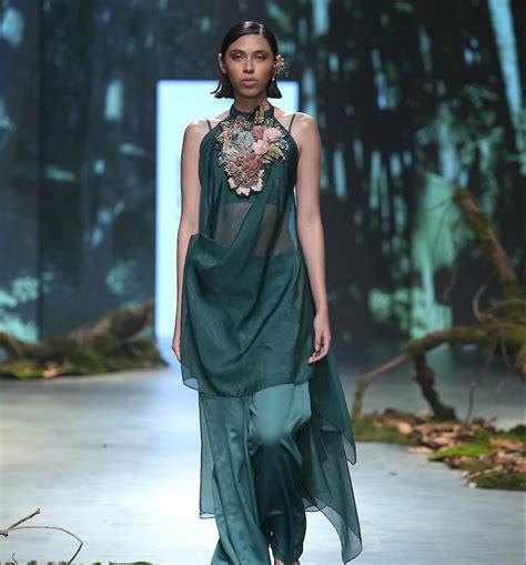 Lakme Fashion Week 2023: Models blossom in Varun Bahl's 'Inner Bloom ...