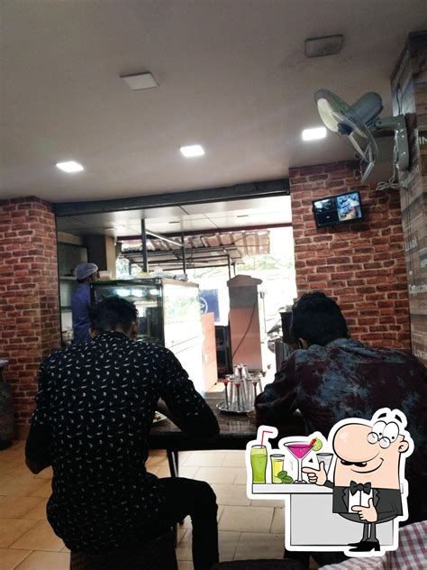 Usthad Hotel, Ernakulam, 383F+X45 - Restaurant menu and reviews