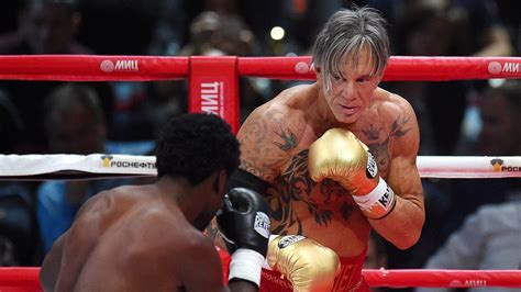 Mickey Rourke wins exhibition bout in Moscow - ESPN
