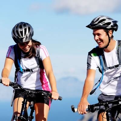 Kolesarske čelade za odrasle so res neobvezne, a koristne | Novice ...