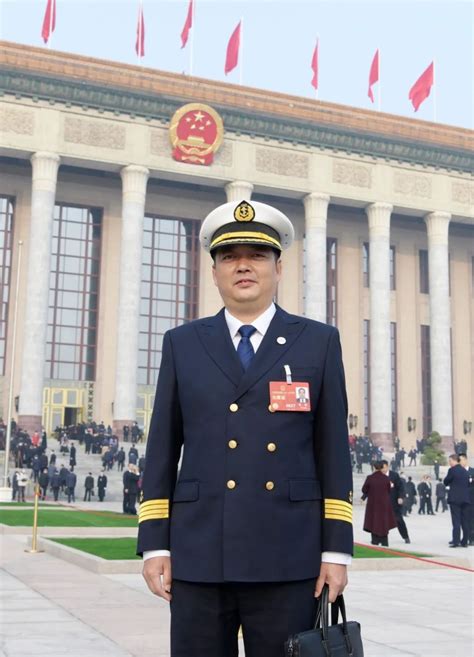国合海事最美船员之船长 邹广坤_大连国际海事技术服务有限公司