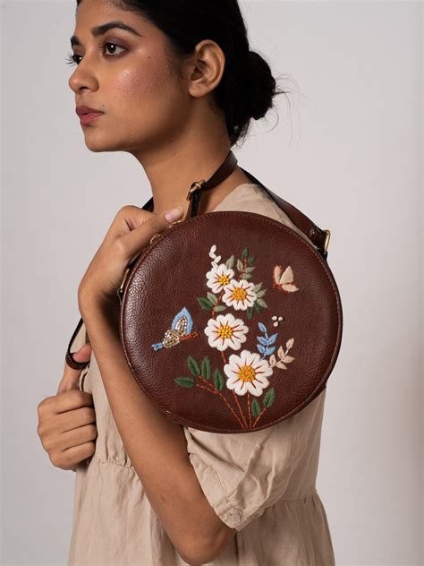 Hand Embroidered White Daisy Round Sling Bag – Miri