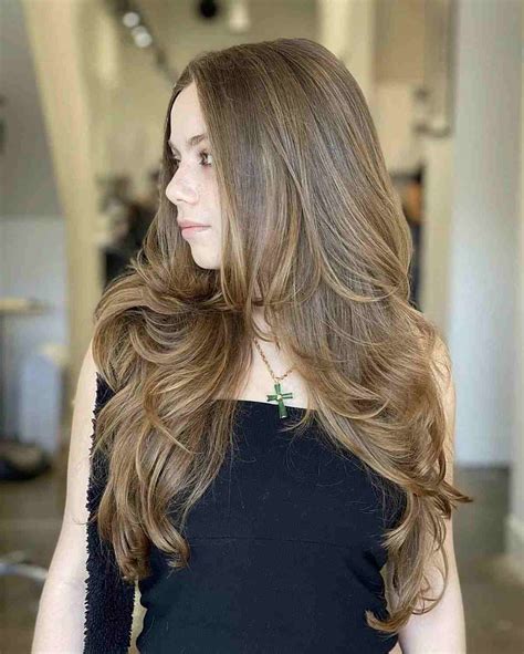 26 Stunning Haircuts with Long Layers for Straight Hair
