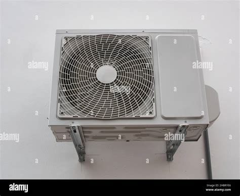 Air conditioner outdoor unit condenser Stock Photo - Alamy