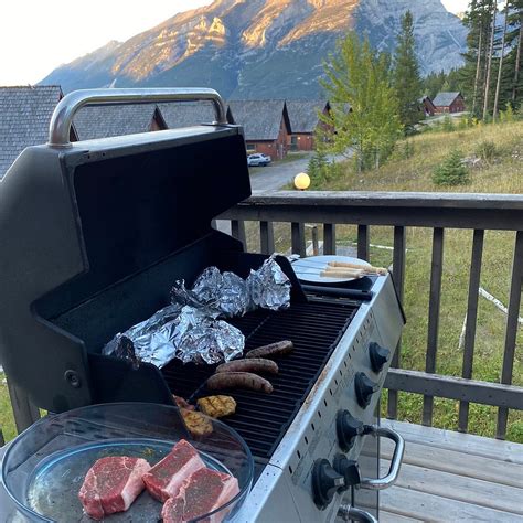 BANFF GATE MOUNTAIN RESORT (Dead Man's Flats, Canmore, Alberta ...
