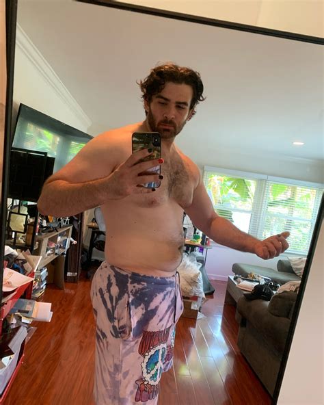 Hasan Piker | progress update. 225lbs down from 285lbs in 2021 | Instagram