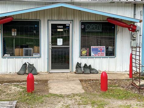 Surplus Store 的图像结果