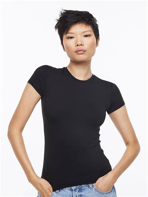 Buy H&M Women Fitted T Shirt - Tshirts for Women 21609252 | Myntra