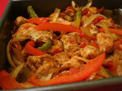 Elizabeth's Dutch Oven: Oven Baked Chicken Fajitas