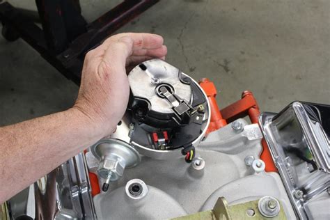 Chevy 350 Distributor Install 的图像结果