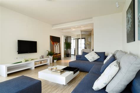 现代简约风格卫生间简单温馨白色室内16平米客厅改造_齐家网装修效果图