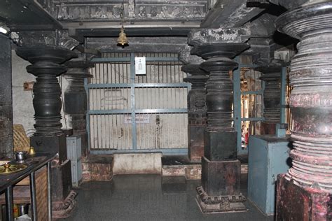 Temples in Hampi :1 - Virupaksha temple