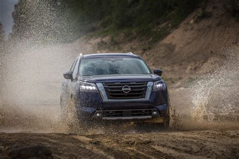 You Won't Believe How Much The Nissan Pathfinder Has Changed Over The ...