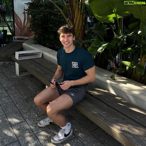 Andrew Neighbors Most Liked Photos and Posts | Gethu Cinema