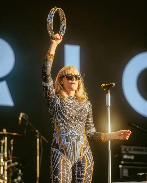 Metric at Just Like Heaven Festival 2024 : r/metricband