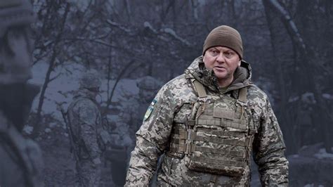 乌克兰武装部队总司令露面了？此前被传负重伤无法履职_凤凰网