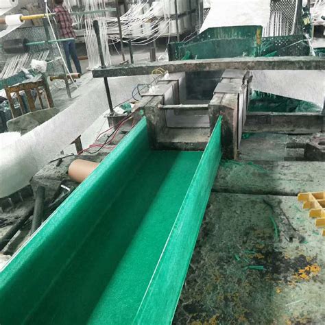 湖南郴州玻璃钢桥架生产厂家-六强