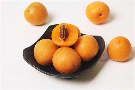 杏吃多了会怎么样 杏吃多了对身体有什么影响_彩牛养生