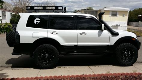 2002 Mitsubishi Montero Limited SUV