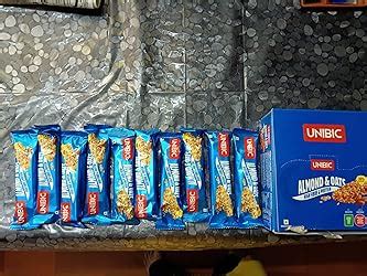 Unibic Snack Bar Almond & Oats Pack of 12, 360g : Amazon.in: Grocery ...