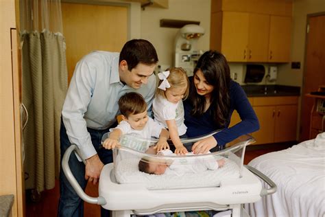 What Should Your Partner Wear to Your Fresh 48 Session?