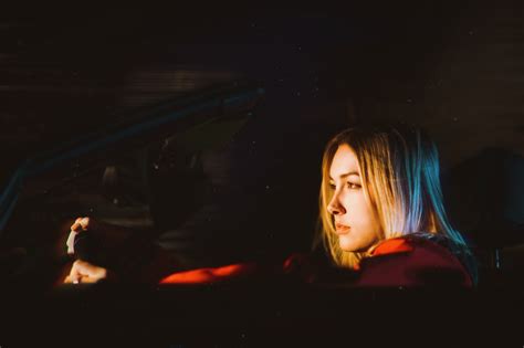 Renee Rose brengt debuutsingle “Afstand” uit - MusicMates