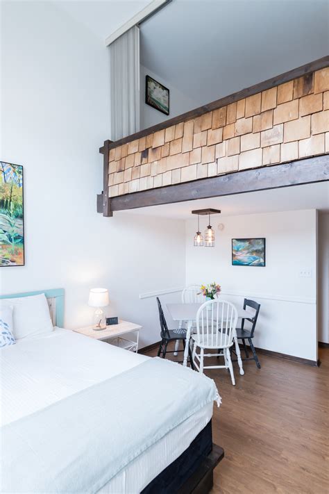 Rooms — Falling Waters Lodge