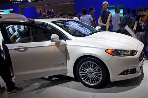 2014 Ford Fusion Titanium - Sedan 2.0L Turbo AWD auto w/EcoBoost