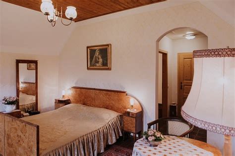 KOROSKA HISA PRI LIPI (Muta) - Inn Reviews, Photos, Rate Comparison ...