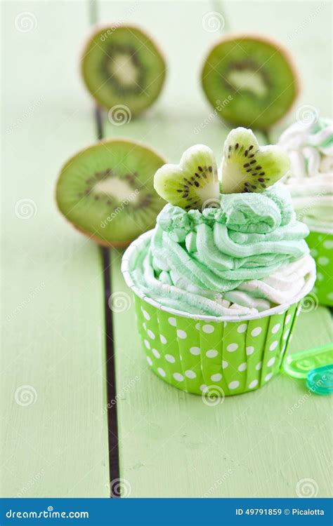 Frozen Yogurt with Fresh Kiwi Stock Image - Image of paper, heart: 49791859