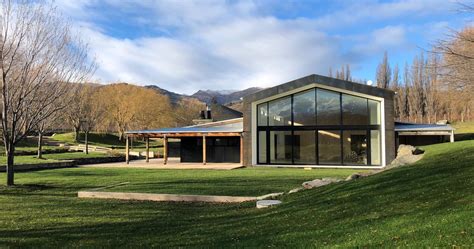 Mt Difficulty, Cloudy Bay Shed and Gibbston Wine Tour - Alpine luxury ...