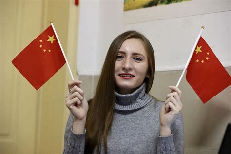 在武汉俄罗斯留学生：我爱这座城市，一定会战胜疫情 - 中国日报网